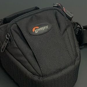 LOWE PRO MULTI USE CAMERA BAG